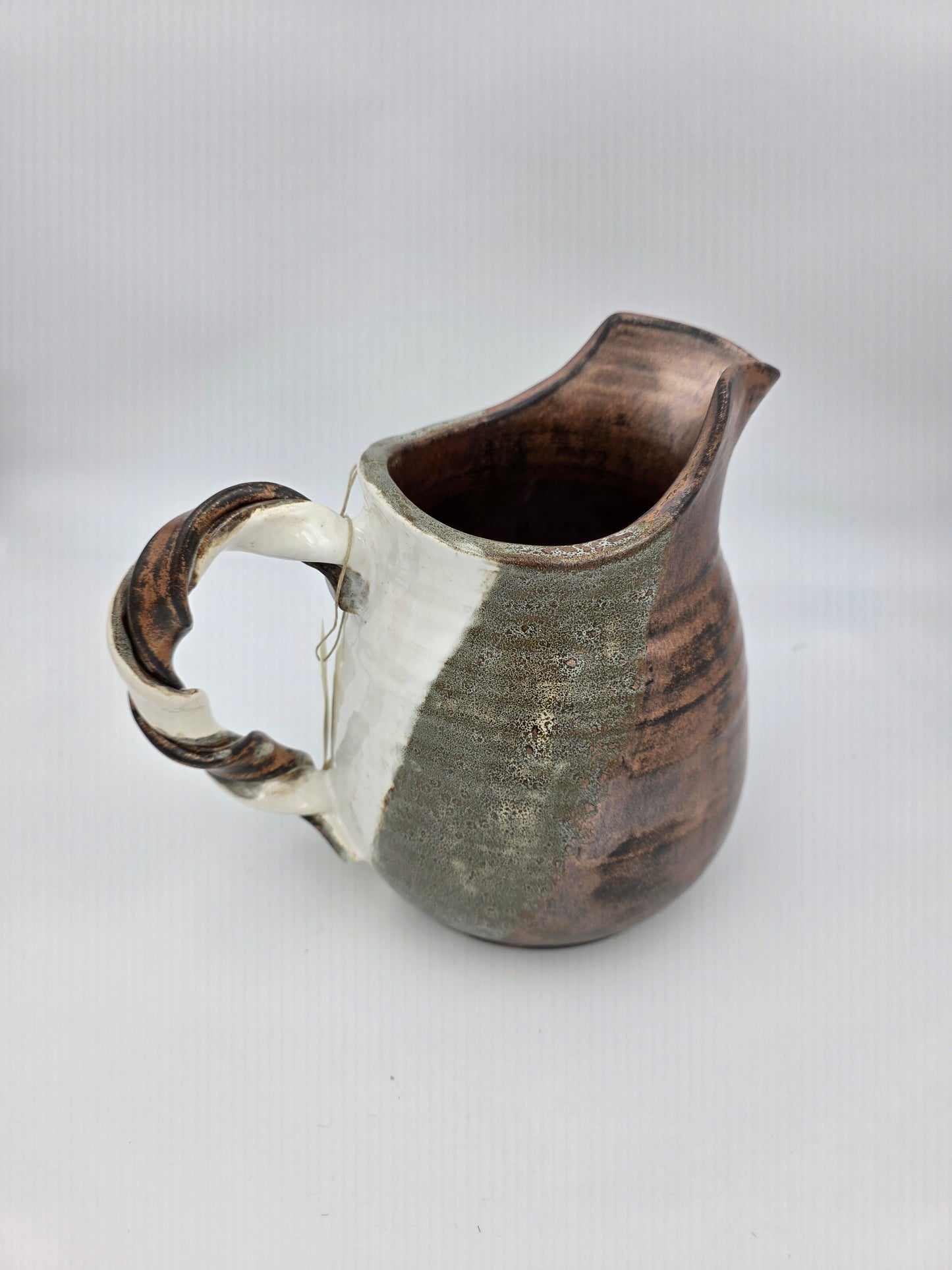 Pitcher-Copper/White